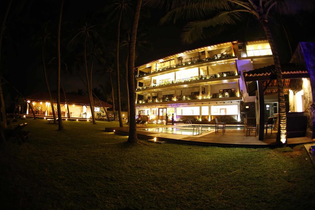 Blue Beach Hotel Wadduwa Eksteriør billede