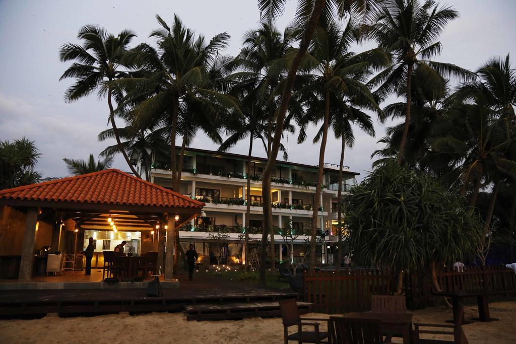 Blue Beach Hotel Wadduwa Eksteriør billede